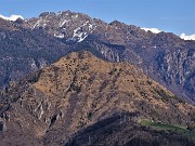 45 Zoom sul Monte Alben (2019 m) preceduto dal Monte Gioco (1366 m)
